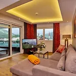 公寓式酒店 A-vita Viktoria & A-vita Living Luxury 4*