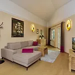 Ξενοδοχείο με διαμερίσματα A-vita Viktoria & A-vita Living Luxury