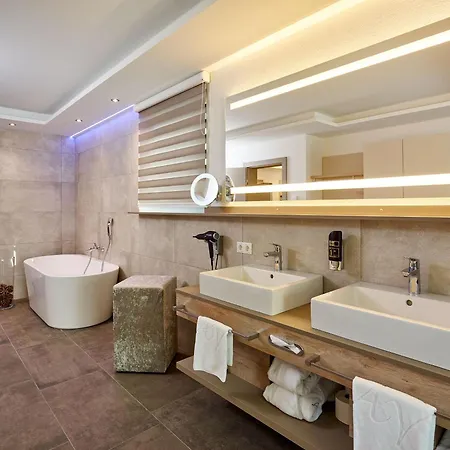 A-vita Viktoria & A-vita Living Luxury 아파트호텔 4*