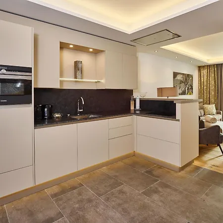 A-vita Viktoria & A-vita Living Luxury Apartahotel